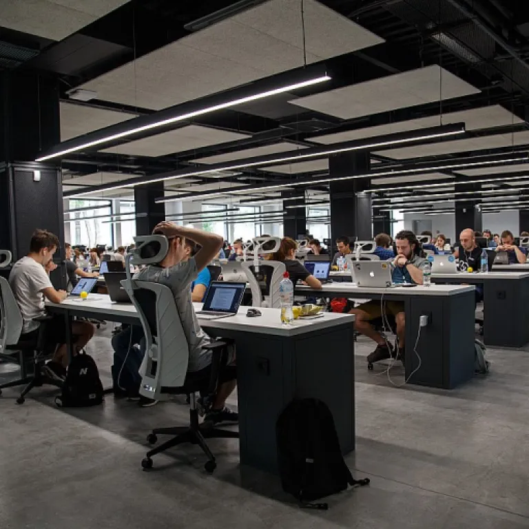 How UK office managers can use ChatGPT tools to empower solo consultants and independent professionals