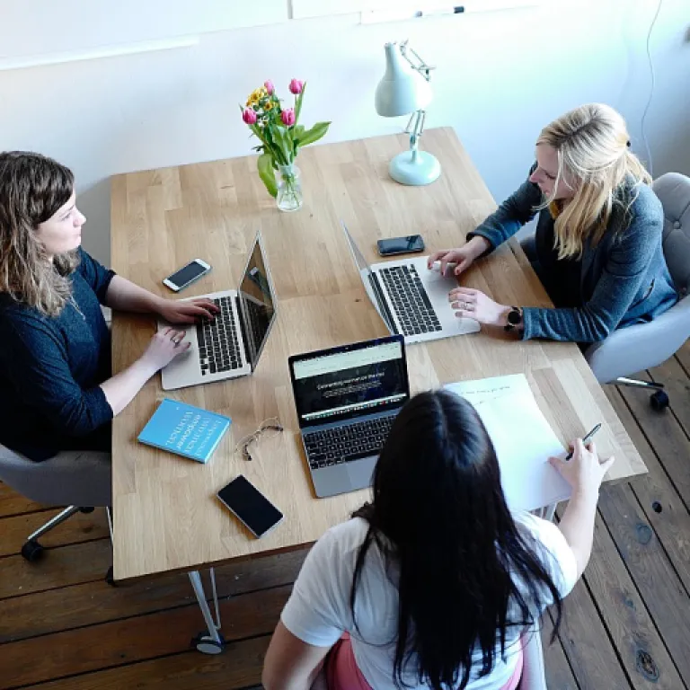 Navigating Financial Hurdles: Insights for CFOs in UK Manufacturing Firms